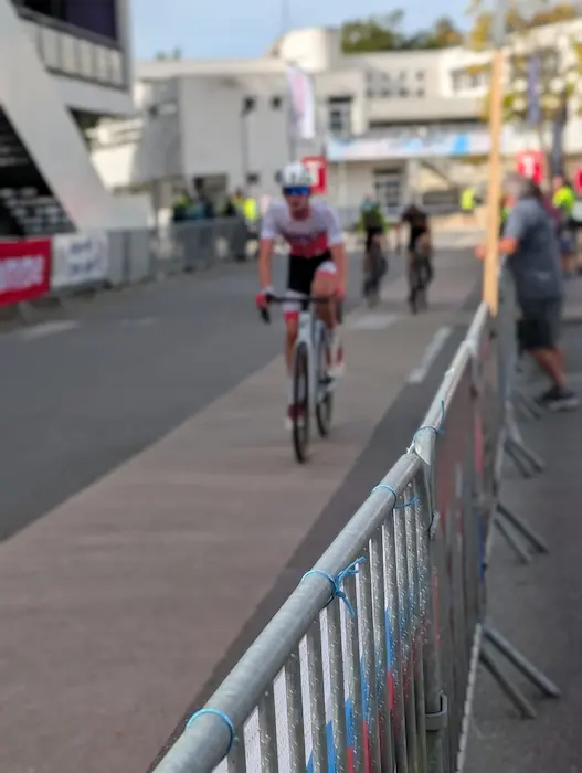 cyclo-cross kerustum